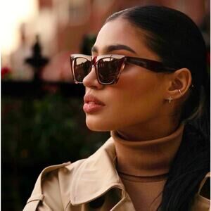 NWB Prive Revaux x Ashley Benson "Victoria" sunglasses